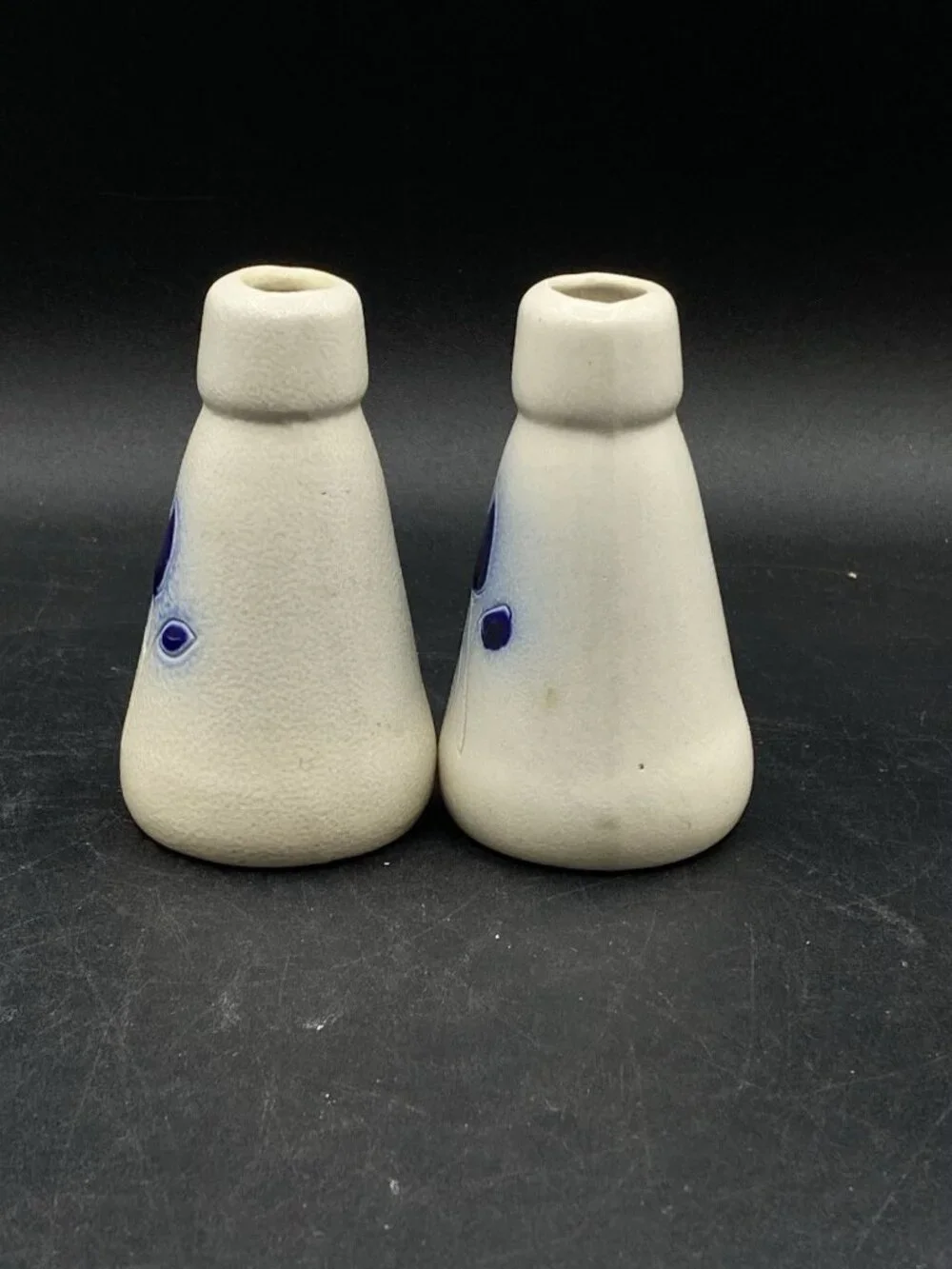 Williamsburg Pottery USA Salt Glaze Bud 3.5” Vases Blue Leaves LOT 2